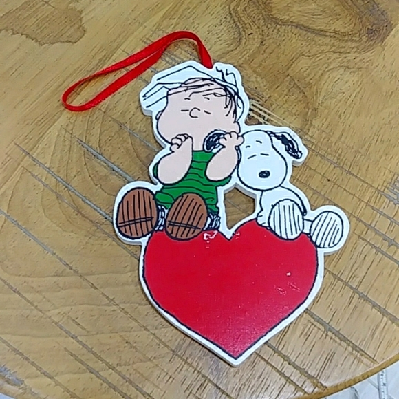 Peanuts Holiday Vintage Linus Snoopy Peanuts Wooden Christmas